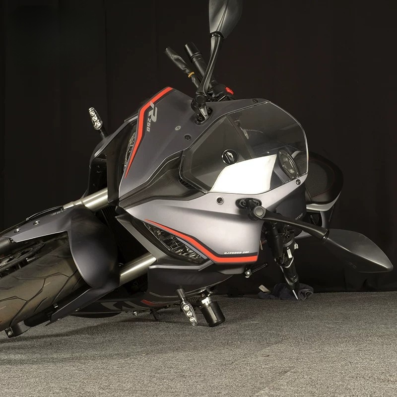 Kompaktowe, lekkie akcesorium  – Motorcycle Gear Essentials recenzja i cena